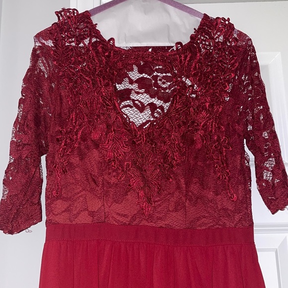 Beautiful floor length garnet red gown with lace bodice - Picture 2 of 3